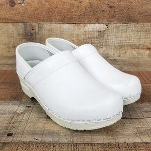 dansko white nursing clogs